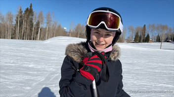 หนังXพรฮับ Eva Elfie Ski Resort สาวรัสเซียน้องอีวาขาหื่นโม๊คควยกลางแจ้งบนภูเขาหิมะ ก่อนรีบชวนกันกลับโรงแรมสะสางความเงี่ยน แอ่นให้จัดท่าหมาจนน้ำควยเต็มหี